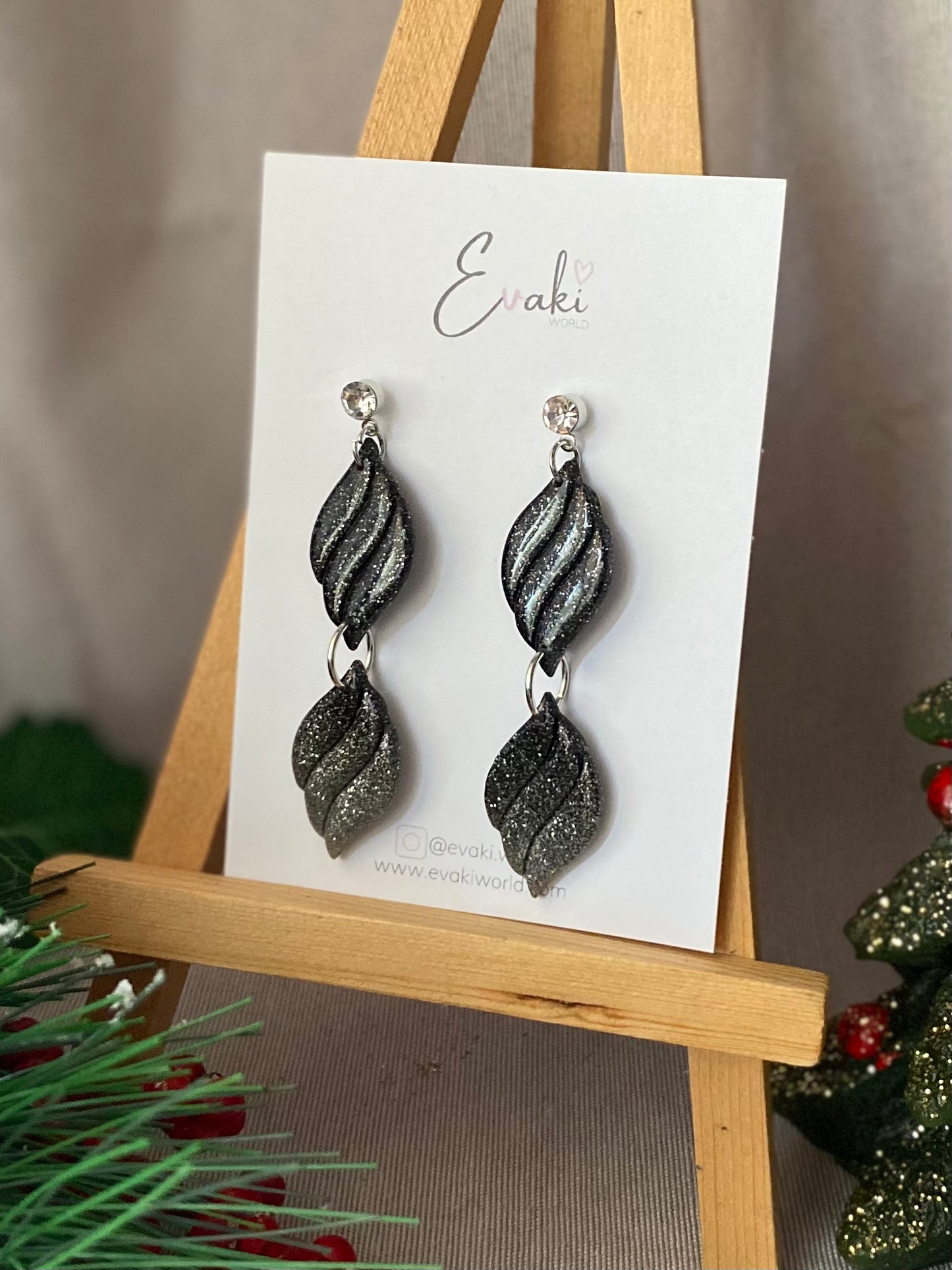 Festive Waves in Silver and Black