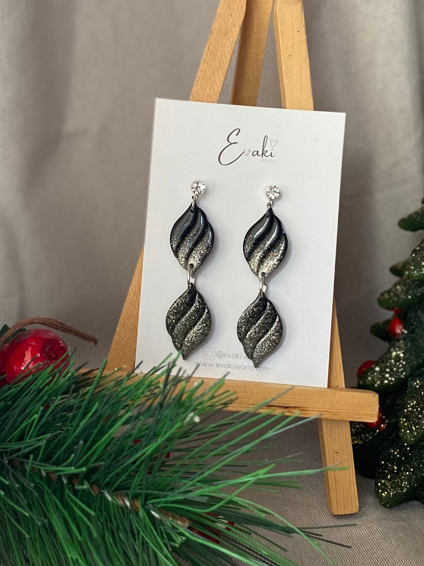 Festive Waves in Silver and Black