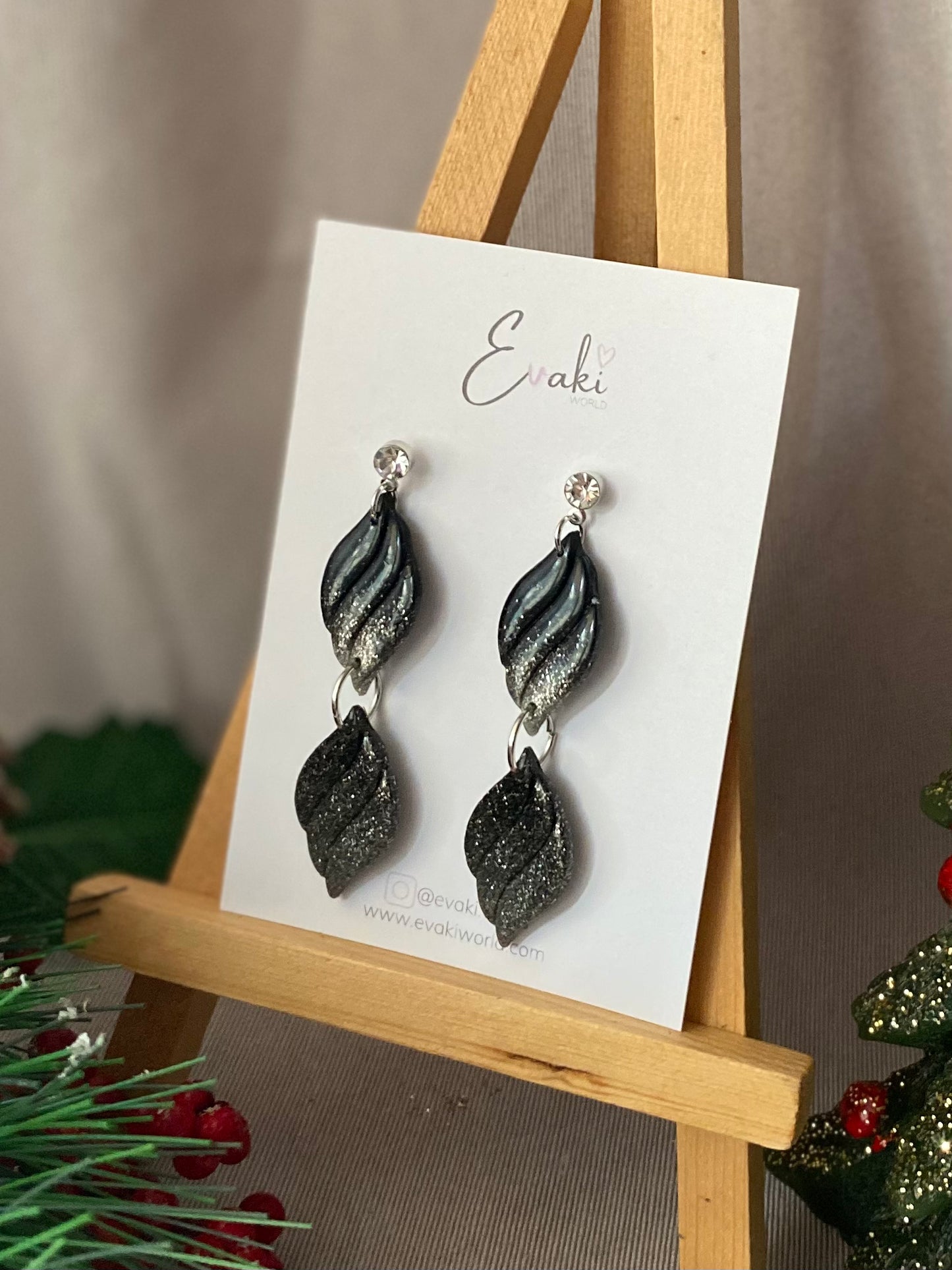 Festive Waves in Silver and Black