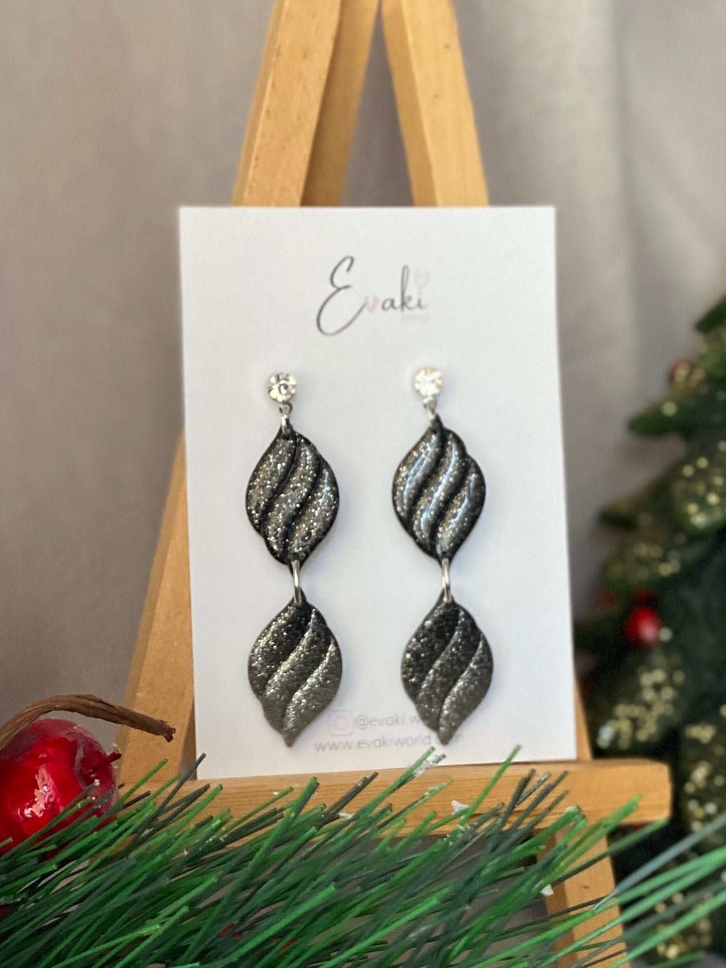 Festive Waves in Silver and Black