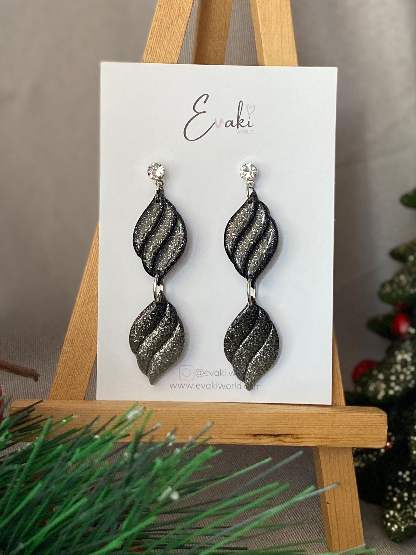 Festive Waves in Silver and Black